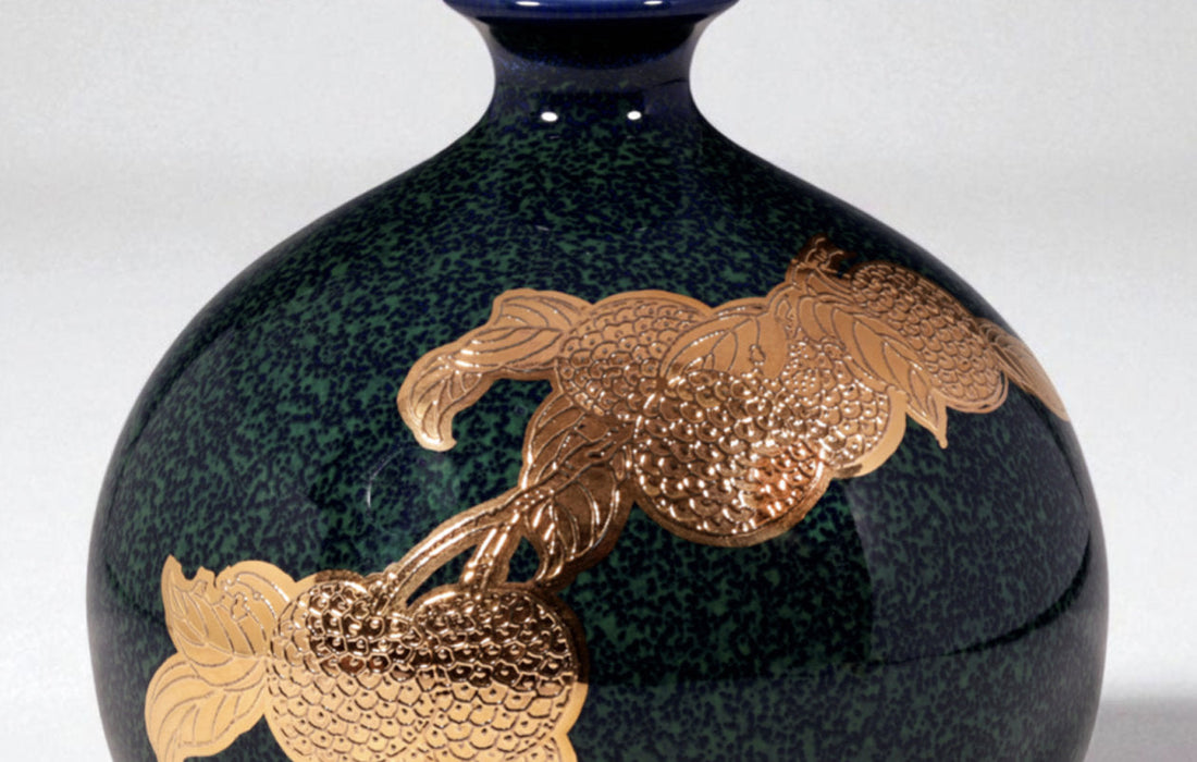 Gilded Emerald-Ink Sphere Vase: A Yingge Handcrafted 24K Nano-Gold Luxury Masterpiece for 2026