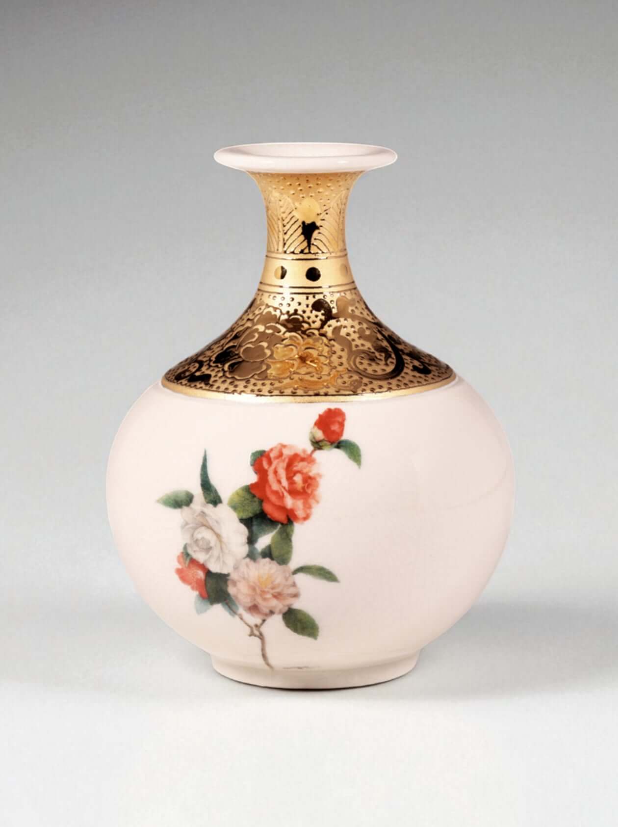 Mavolux handcrafted porcelain vase in ivory-crackle glaze with delicate floral motifs and 24K gold gilding. Luxury ceramic centerpiece made in Yingge Taiwan, creating a vintage elegant look.